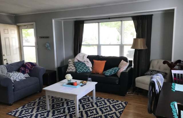 725 Giblin Drive | 2-Car Garage + Fenced-In Yard Gallery 4