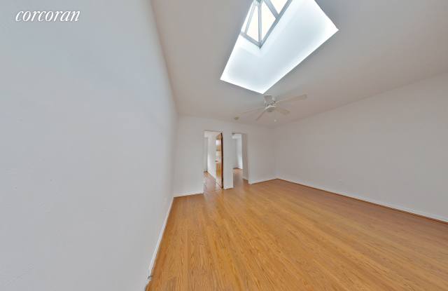 583 Myrtle Avenue - 583 Myrtle Avenue, Brooklyn, NY 11205