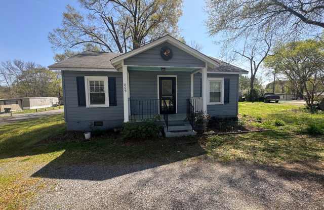 Walking distance to Downtown Kings Mountain, NC = - 809 West Gold Street, Kings Mountain, NC 28086