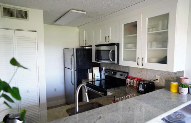 14204 Glenmoor Drive Gallery 4