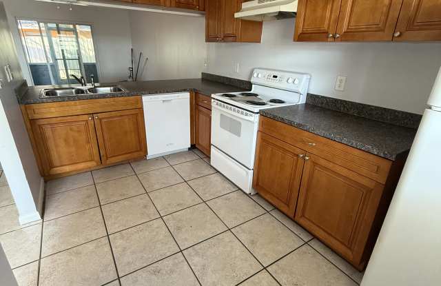 950 Beltrees Street photos photos