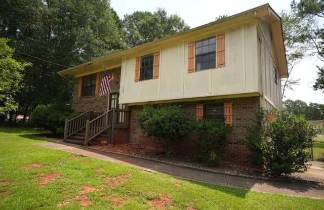 922 Henry Court, Jacksonville, Alabama 36265 Gallery 1