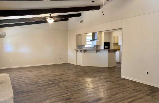 4841 Oaklawn Drive Gallery 4