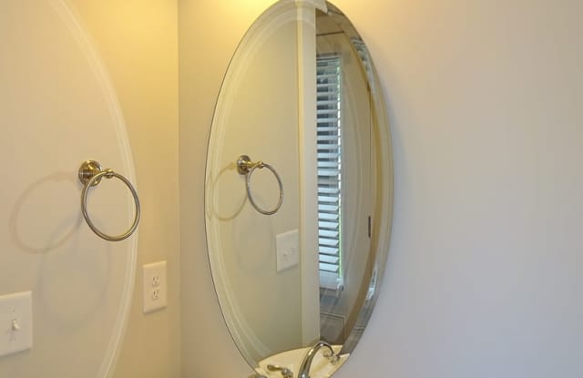 Town Home for Rent in Chelsea! Gallery 4