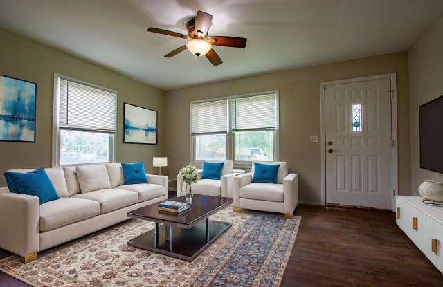 Cute 3 Bedroom / 1 Bath Home with Washer and Dryer off 60th and L! photos photos