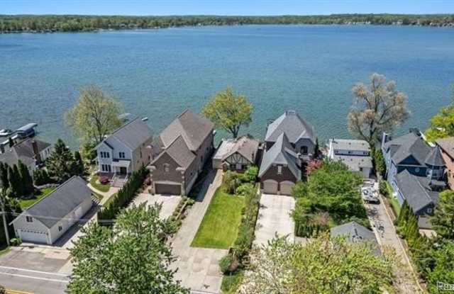 1294 E LAKE Drive photos photos
