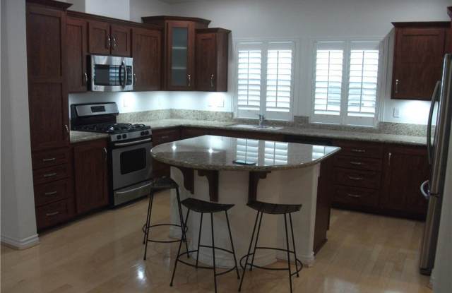 2637 Skyline Drive - 2637 Skyline Drive, Signal Hill, CA 90755