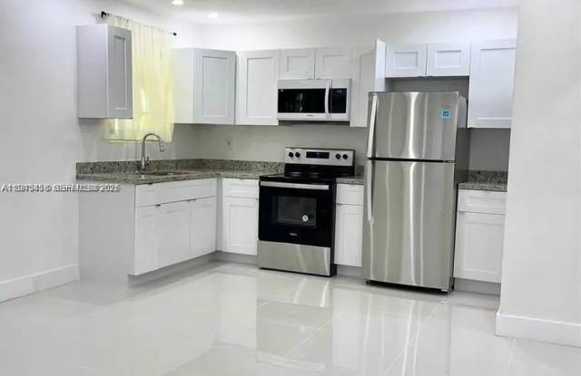 725 NE 126TH ST photos photos