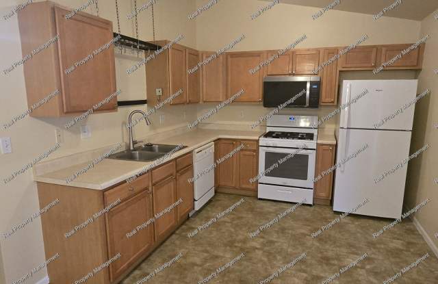 Well Cared for 4 Bedroom Ranch Gallery 4