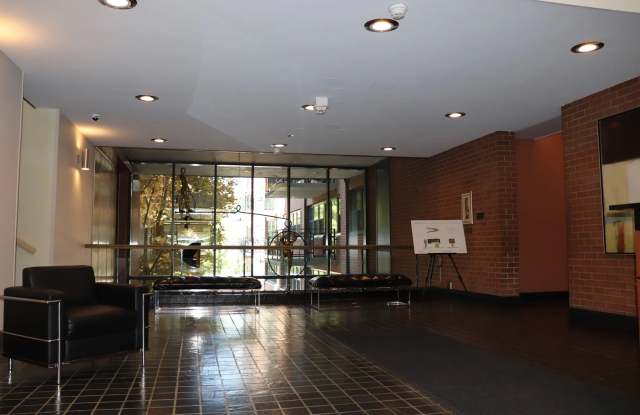 31 Woodland Street Gallery 4
