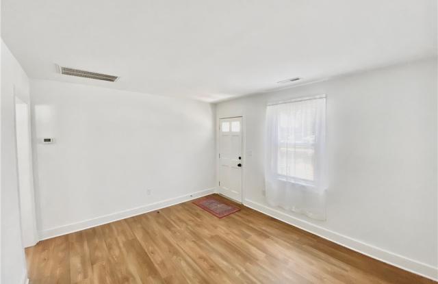 10334  Old Courtney Rd Gallery 3