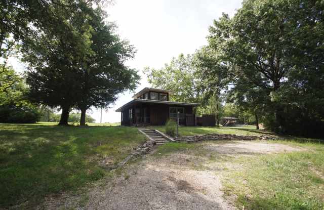 6036 Southeast Commanche Drive - 6036 Southeast Commanche Drive, Shawnee County, KS 66542