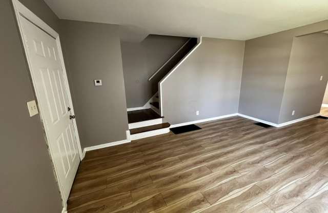 1335 E 25th Avenue - 1335 East 25th Avenue, Columbus, OH 43211
