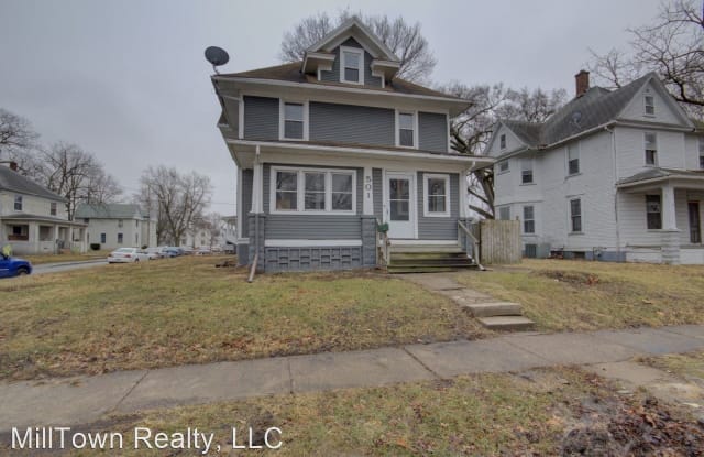501 W 17th St - 501 West 17th Street, Davenport, IA 52803