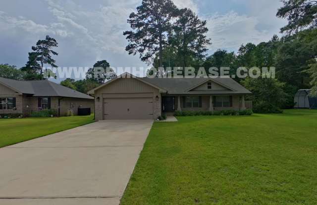 4/2 in North Crestview: Screened Porch, Fenced Yard, Near Top Schools Gallery 1