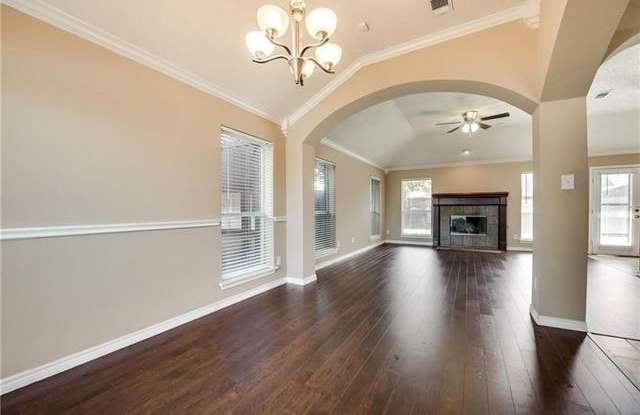 11701 Harbor Road Gallery 3