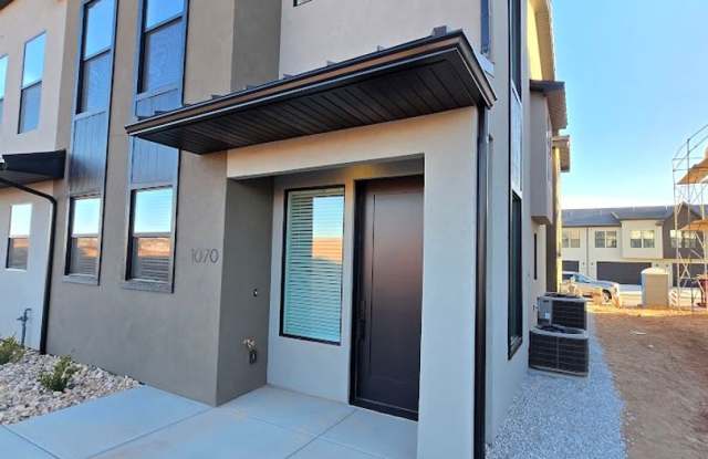 New Three Bedroom Rockland Town Home Gallery 4