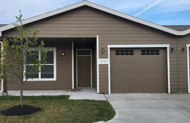 1717 Hillcrest Drive - 1717 Hillcrest Drive, Bellevue, NE 68005