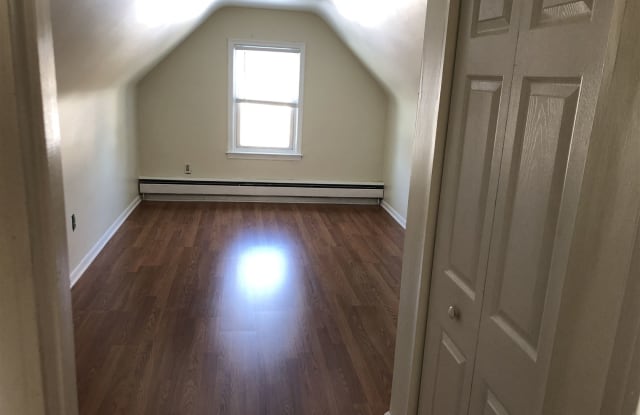 2425 Maplecrest Rd - 2425 Maplecrest Road, Sterling Heights, MI 48310
