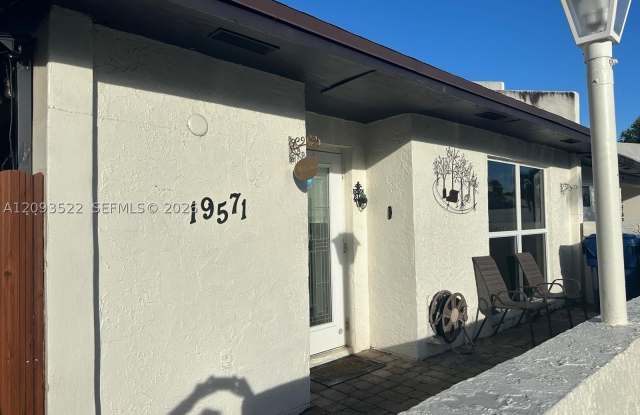 19571 NW 55th Cir Pl Gallery 1