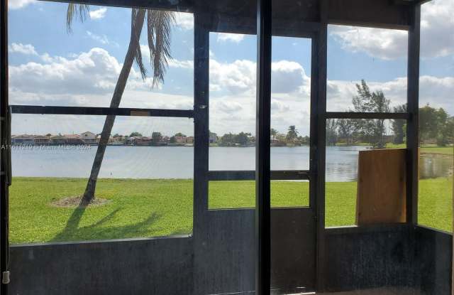 2580 W 67th Pl - 2580 West 67th Place, Hialeah, FL 33016