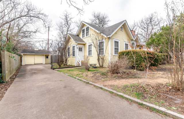 Spacious 4 Bed / 2 Bath Home with Garage & Fenced Backyard in Central Temple photos photos