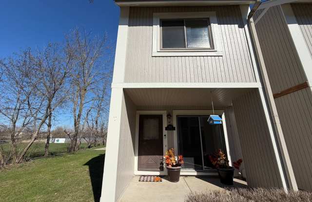 Welcome home to this beautifully maintained two-story townhome nestled on a quiet cul-de-sac in Grayslake photos photos
