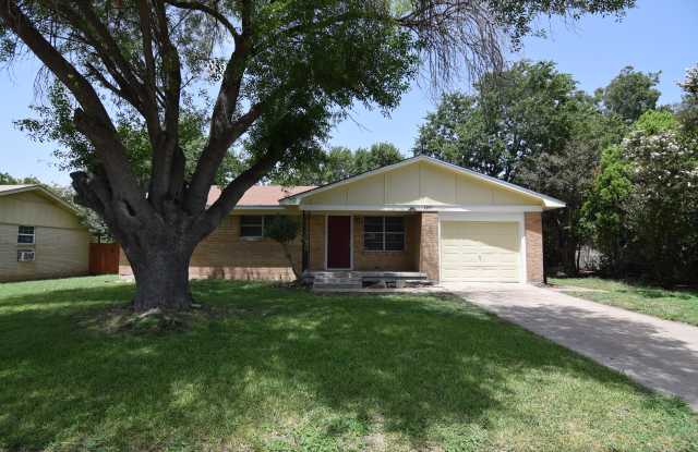 1207 Cedar Dr photos photos