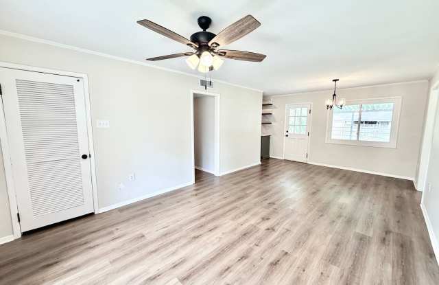Updated 3 Bedroom Home with Large Fenced Yard in Land O' Lakes Gallery 4