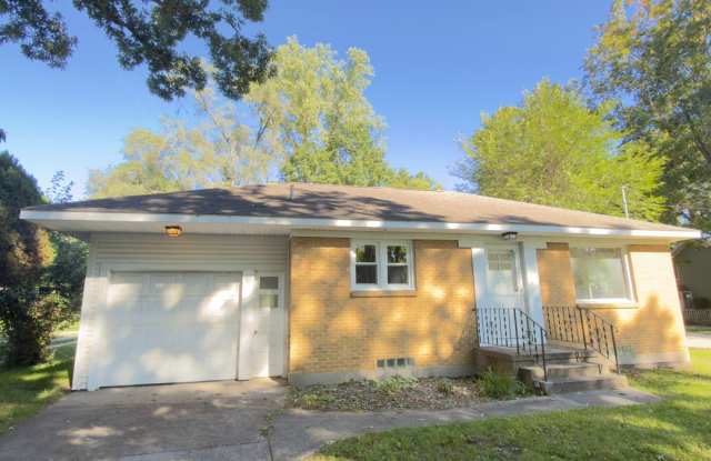 Adorable home across the street from Thornapple River photos photos