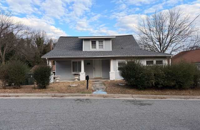 AVAILABLE NOW! Move-In Special Available – Free First Month’s Rent! - 210 Black Street, Thomasville, NC 27360