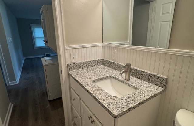 Cozy Two Bedroom House For Rent in Durham, NC Gallery 4