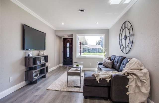 115 Brookwood Drive Gallery 4