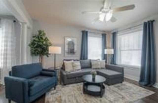 3835 Central St - 2S photos photos