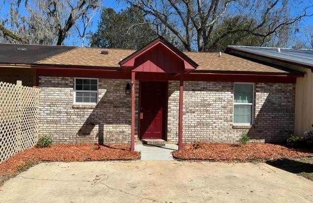 3421 N Carnation Court photos photos