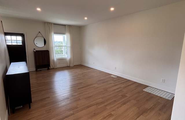 3628 Idlewild Avenue Gallery 3