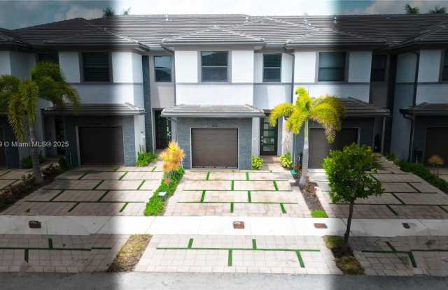 15826 Northwest 91st Court photos photos