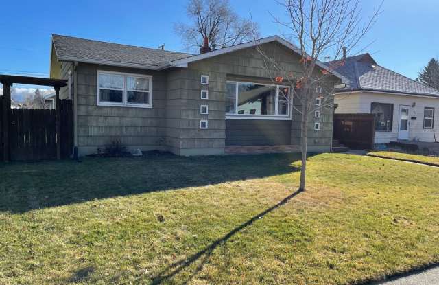 CHARMING HOME IN GREAT LOCATION! photos photos