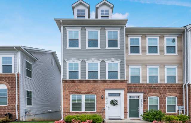 Lovely 3 BR/3.5 BA EOG Townhome in Germantown! photos photos