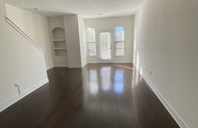 740 Seigle Point Dr Gallery 2