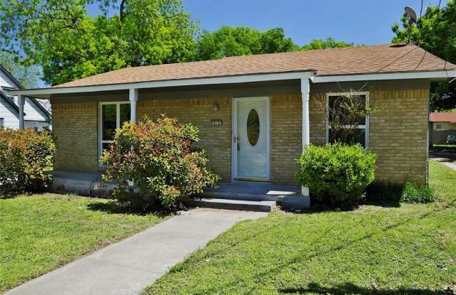 914 N Morris Street - 914 North Morris Street, Gainesville, TX 76240