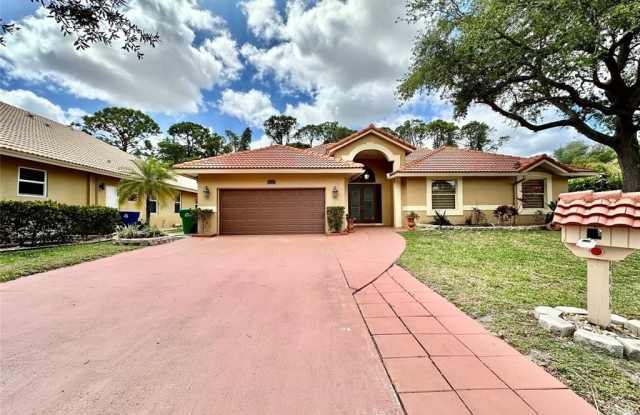8656 NW 43 Ct photos photos