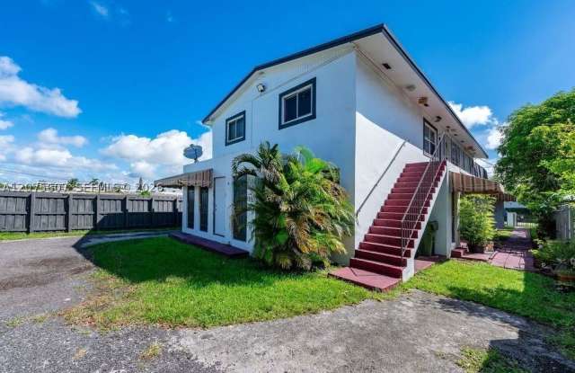520 SW Krome Ter photos photos