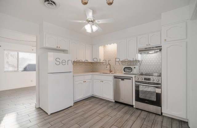 518 E Huntington Dr Gallery 4