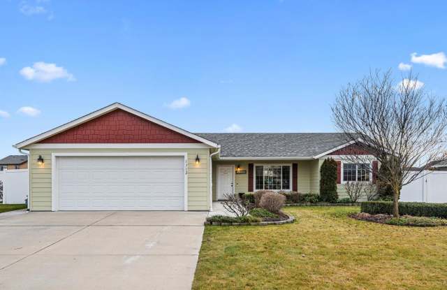 Nice 4 bedroom 2 bath Home in the Golf Course Community photos photos