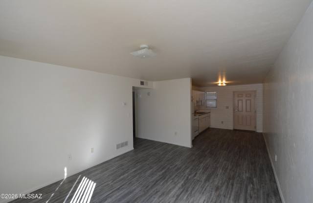 2147 N Isabel Boulevard unit: 4 Gallery 2
