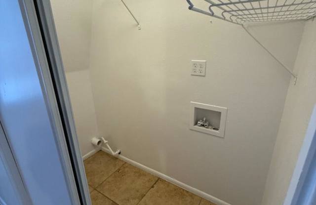610 E Agua Fria Ln Gallery 4