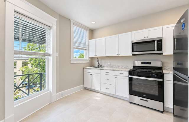 Renovated 2-Bedroom with Rooftop Access Near Downtown & San Pedro Springs Gallery 3