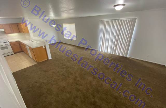 JUST LISTED!!! Gallery 3