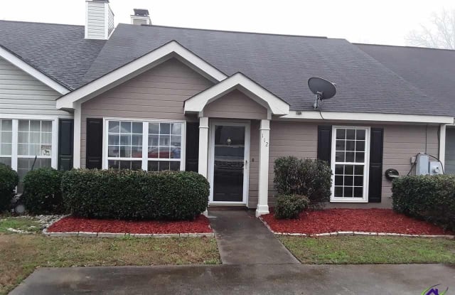 112 Somerset Drive - 112 Somerset Drive, Warner Robins, GA 31088
